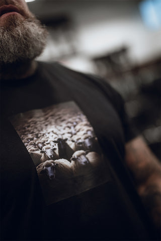 Black Sheep - T Shirt